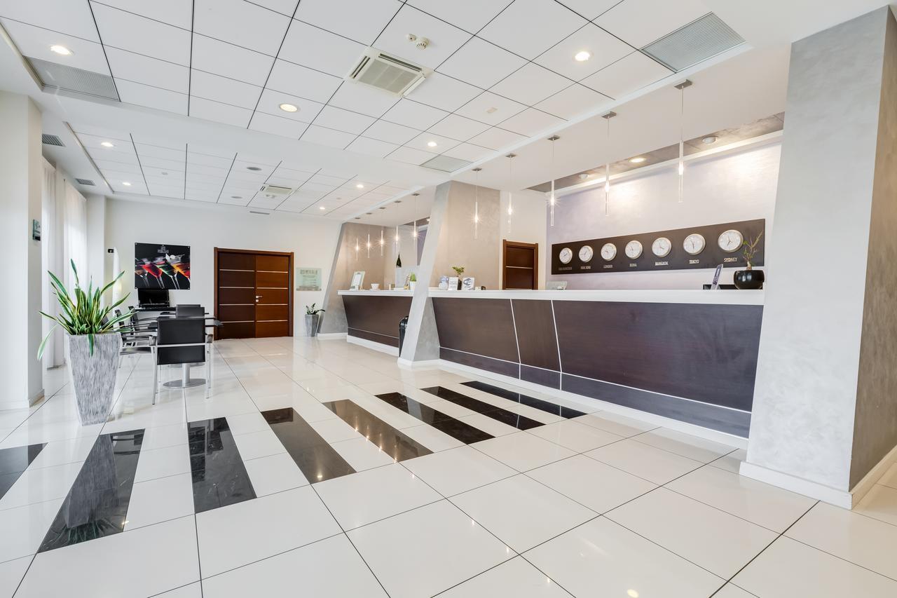 Best Western Hotel Class Lamezia Ламеция Терме Екстериор снимка
